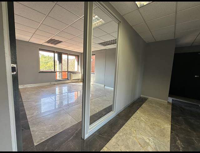 317M² OFFICE TO LET IN WOODMEAD